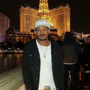 Meet your Posher, Santo